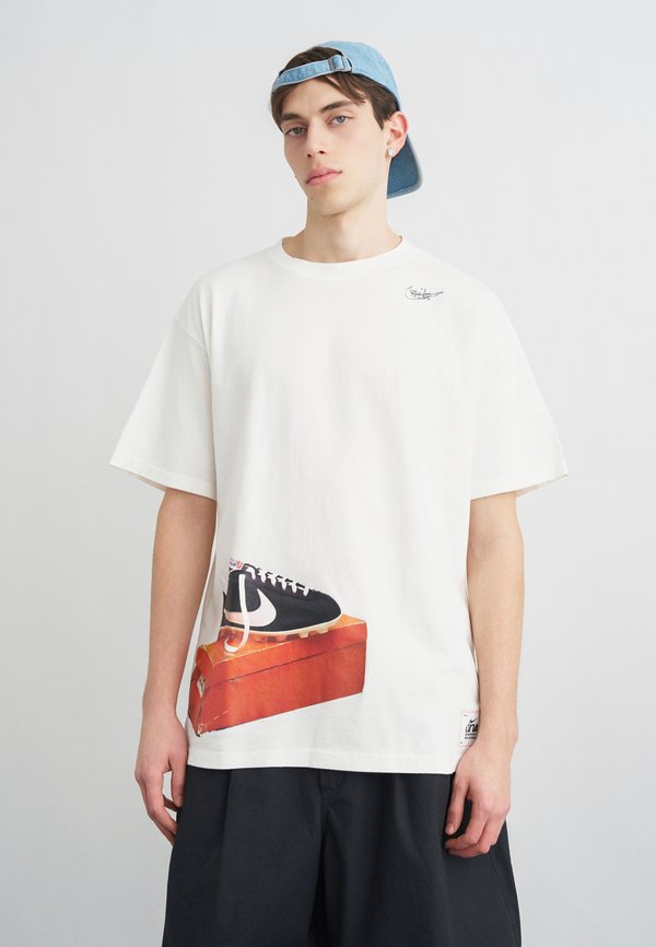 Nike Sportswear TEE PHOTO - Print T-shirt - sail