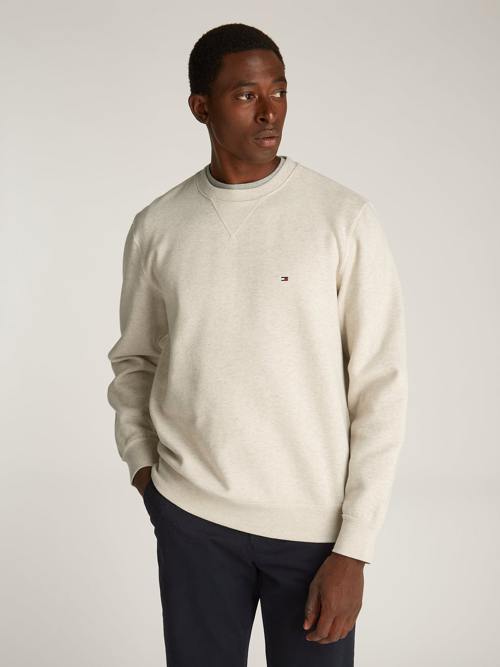 SEASONAL CREWNECK Media 3
