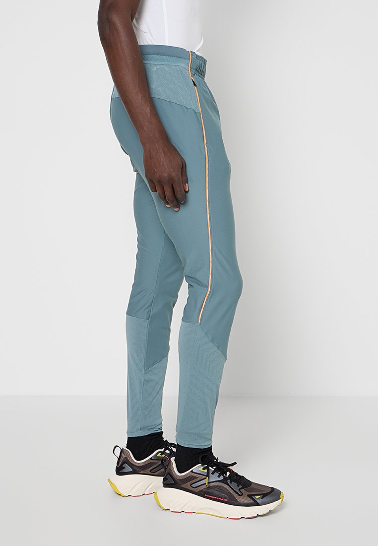 Under Armour PRO