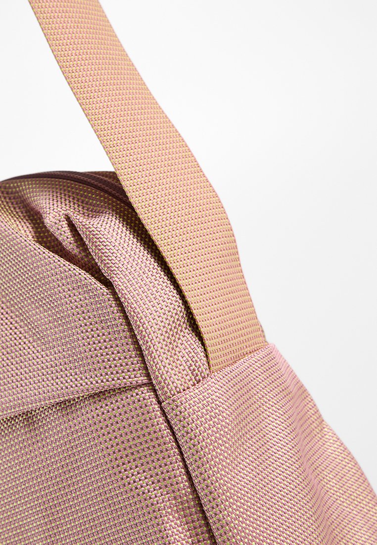 Mandarina Duck