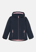 Marineblau wasserabweisende Jacke mit pinkem Innenfutter, verstellbarem Kapuzen, Frontreißverschluss und zwei mit pinken Akzenten versehenen Reißverschlusstaschen.
