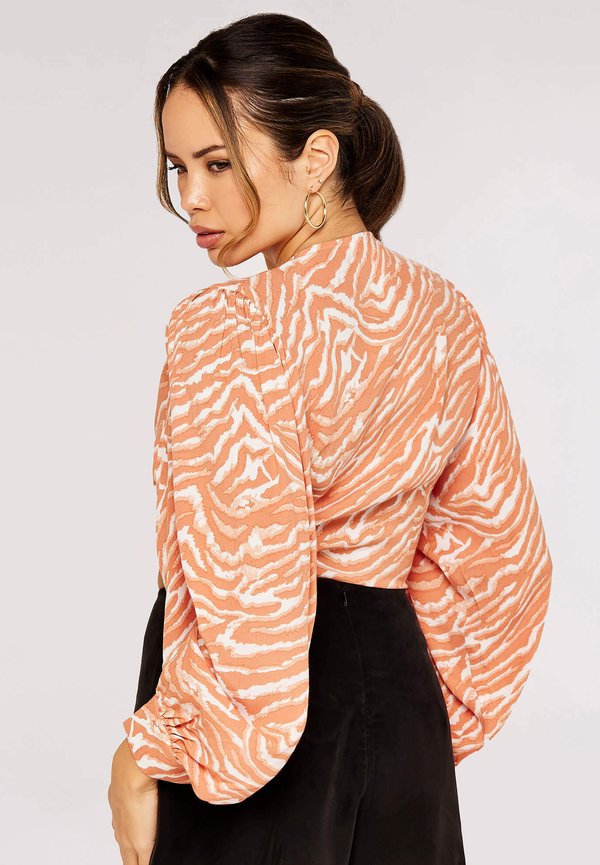 Apricot ZEBRA CROP KNOT