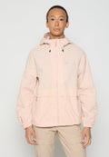 Hellrosa Windbreaker-Jacke mit Reißverschluss, verstellbarem Kapuze und elastischen Bündchen. Das Material erscheint glatt und leicht.