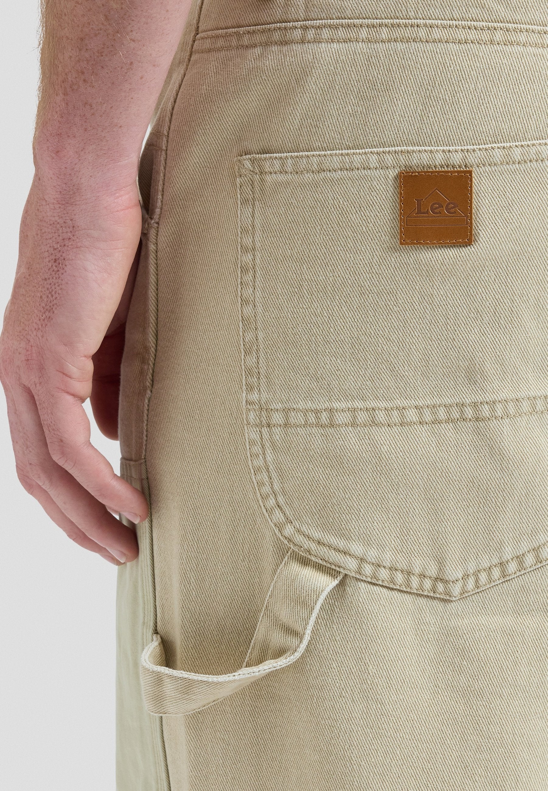 Lee PANELLED CARPENTER