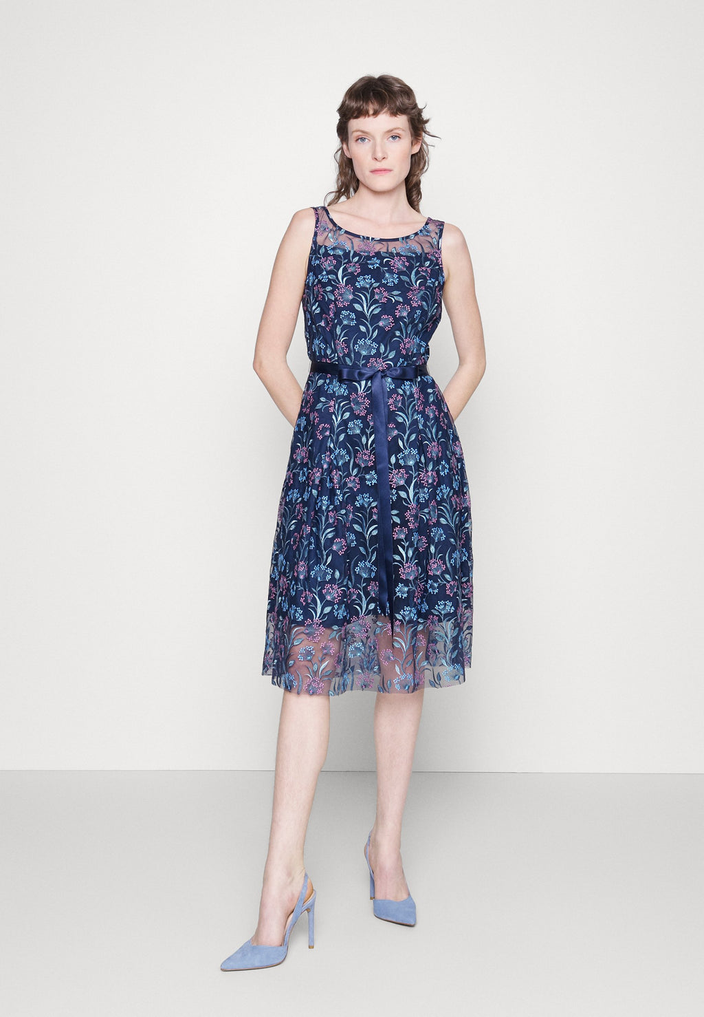 Swing DRESS EMBROIDERED