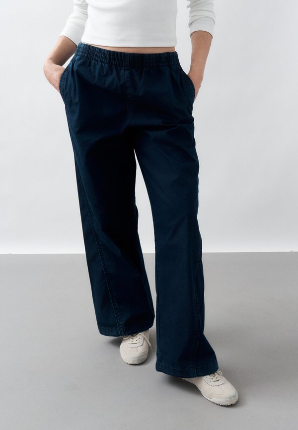 Calvin Klein Jeans PARACHUTE PANT