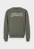 Olivgrüner Sweatshirt aus weichem Stoff, mit Rundhalsausschnitt, langen Ärmeln und einem großen weißen Textlogo mit roten Akzenten auf der Brust.