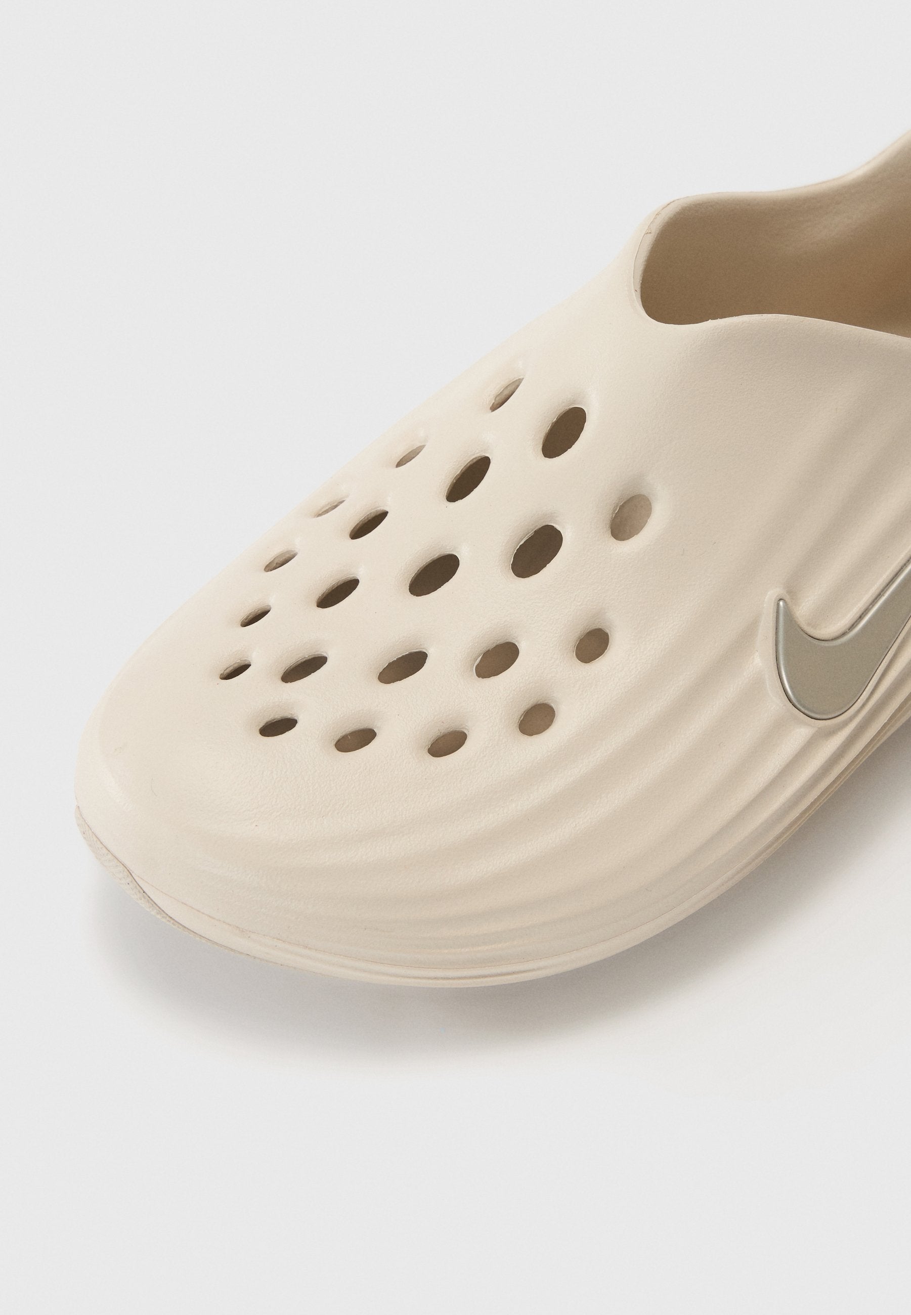 Nike Sportswear REACTX REJUVEN 8
