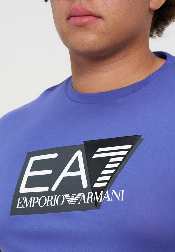 EA7 Emporio Armani
