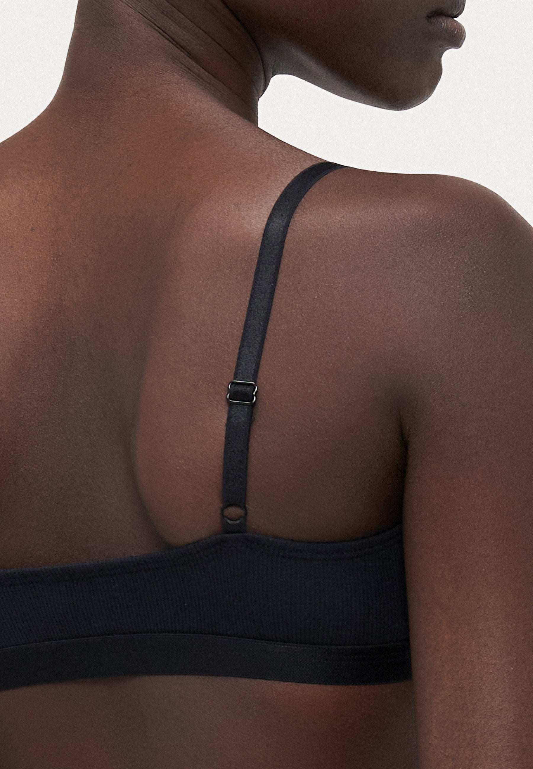 IKON RIBBED PEEPHOLE BRALETTE Media 6