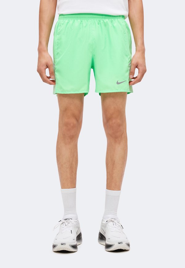 Nike Performance MILER SHORT - 2-in-1 shorts - illusion green/cucumber calm/reflective silver-coloured