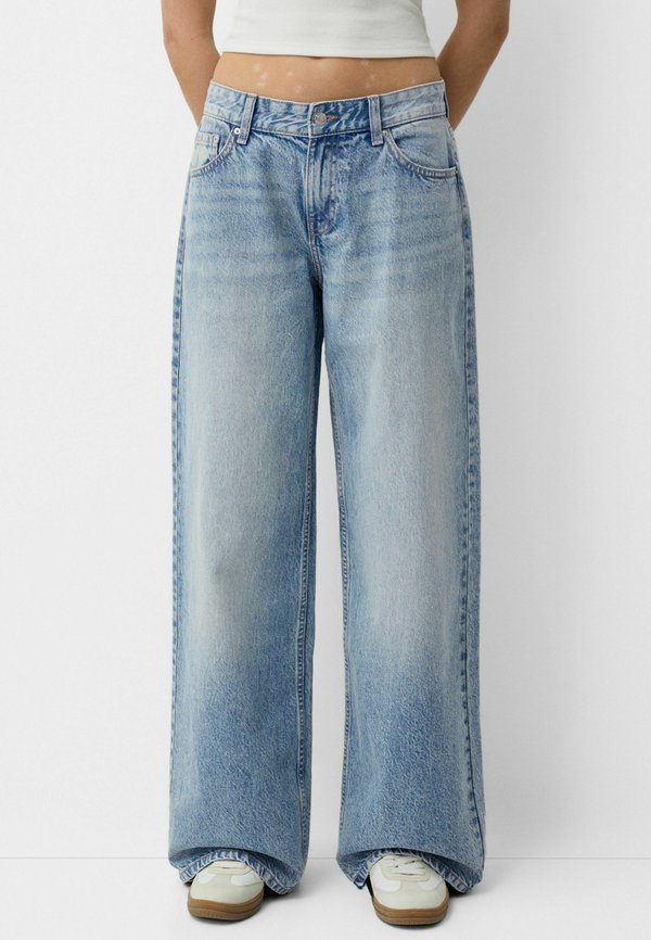 Bershka BOYFRIEND - Relaxed fit jeans - blue denim