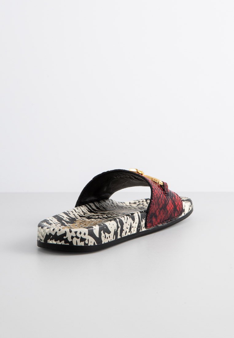 Cavalli Class BEACH