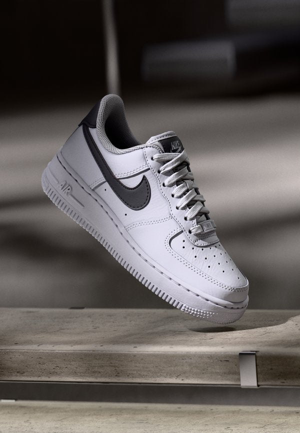 Nike Sportswear AIR FORCE 1 07 - Trainers - white/black