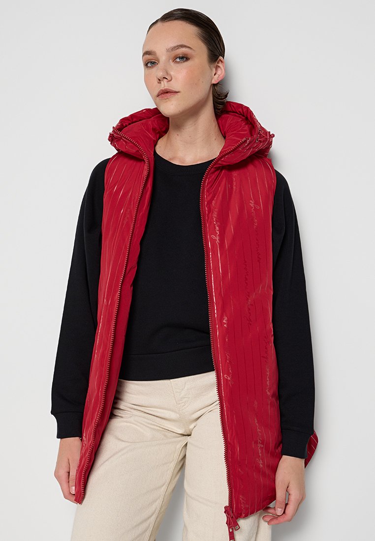 Armani Exchange Weste Media 4