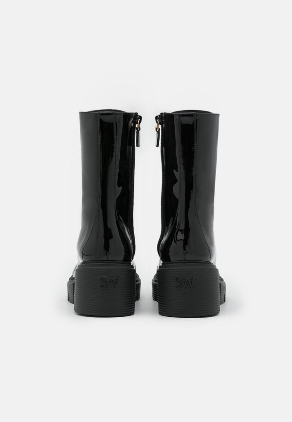 Stuart Weitzman SOHO BOOTIE