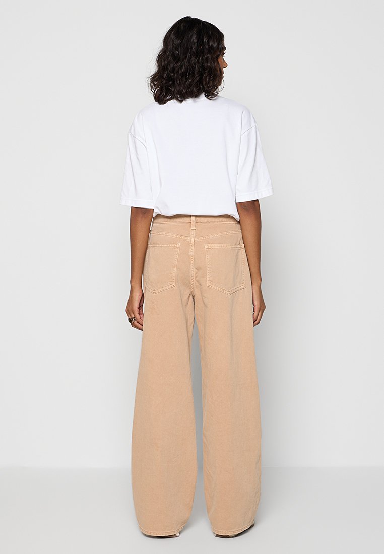 GAP NEW SAND