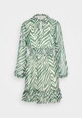 ONLDAISY SHORT SMOCK DETAIL DRESS Media 1