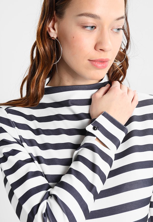 Supermom STRIPED