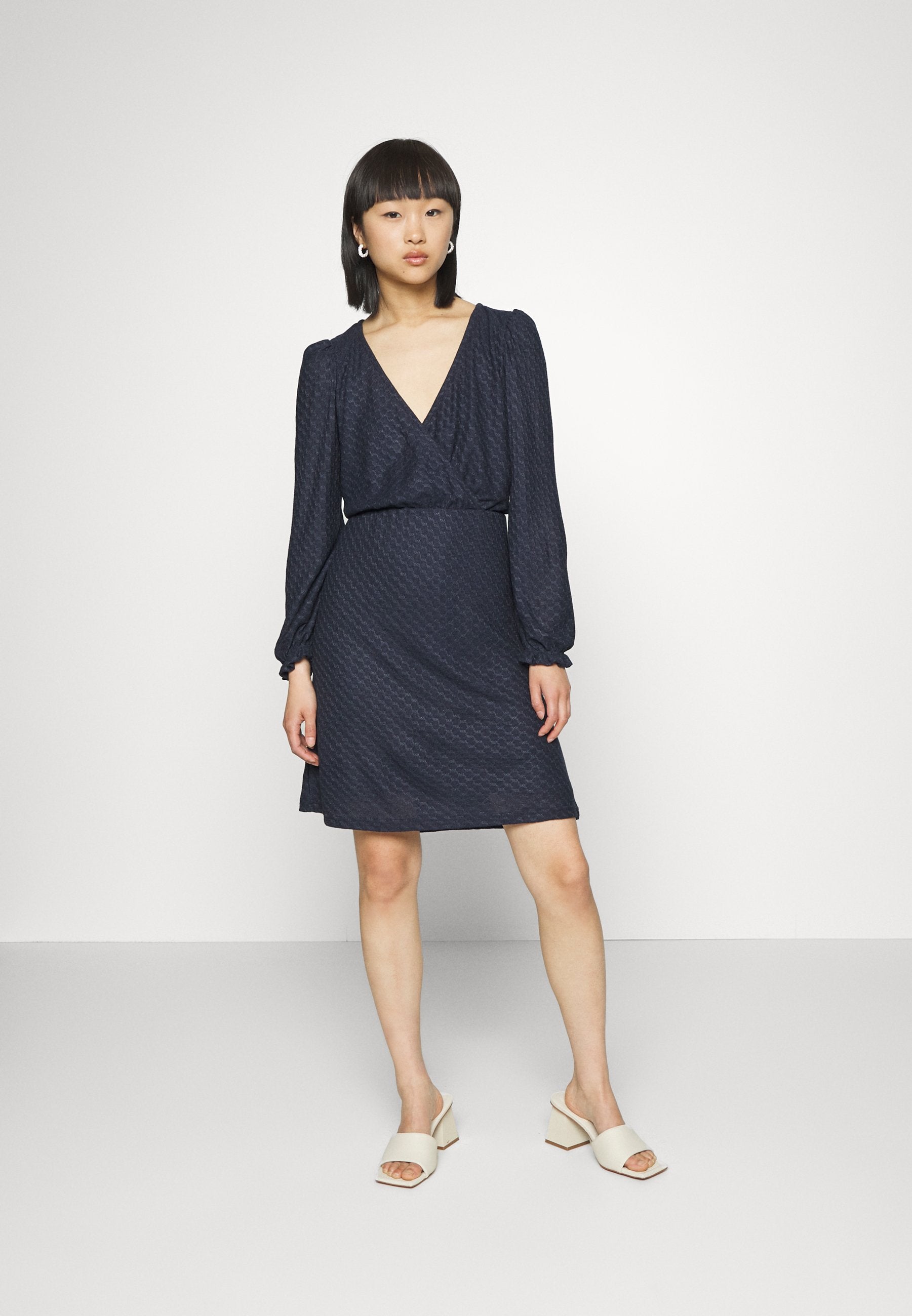 ONLSTEFFIE DRESS Media 2