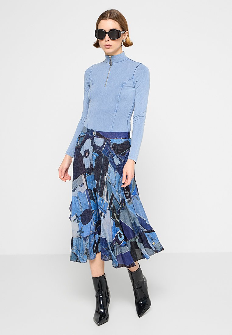 MOSCHINO JEANS