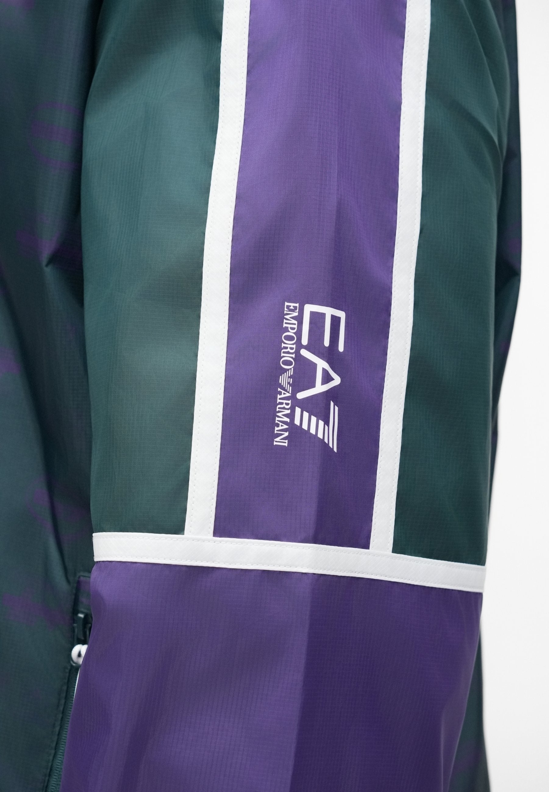 TRAIN GRAPHIC SERIES HOODIE MONOGRAM Media 7