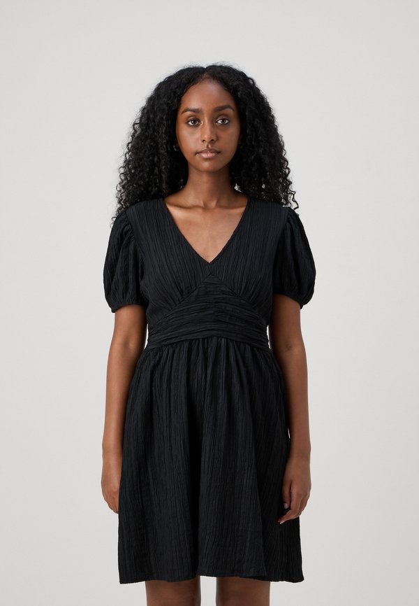 Vero Moda Petite VMANDREA  V NECK SHORT DRESS