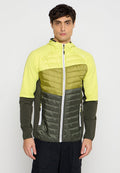 Kapuzensh jacket in leuchtendem Gelb und Olivgrün, mit einem gesteppten oberen Teil, glattem unteren Teil und Reißverschlusstaschen.