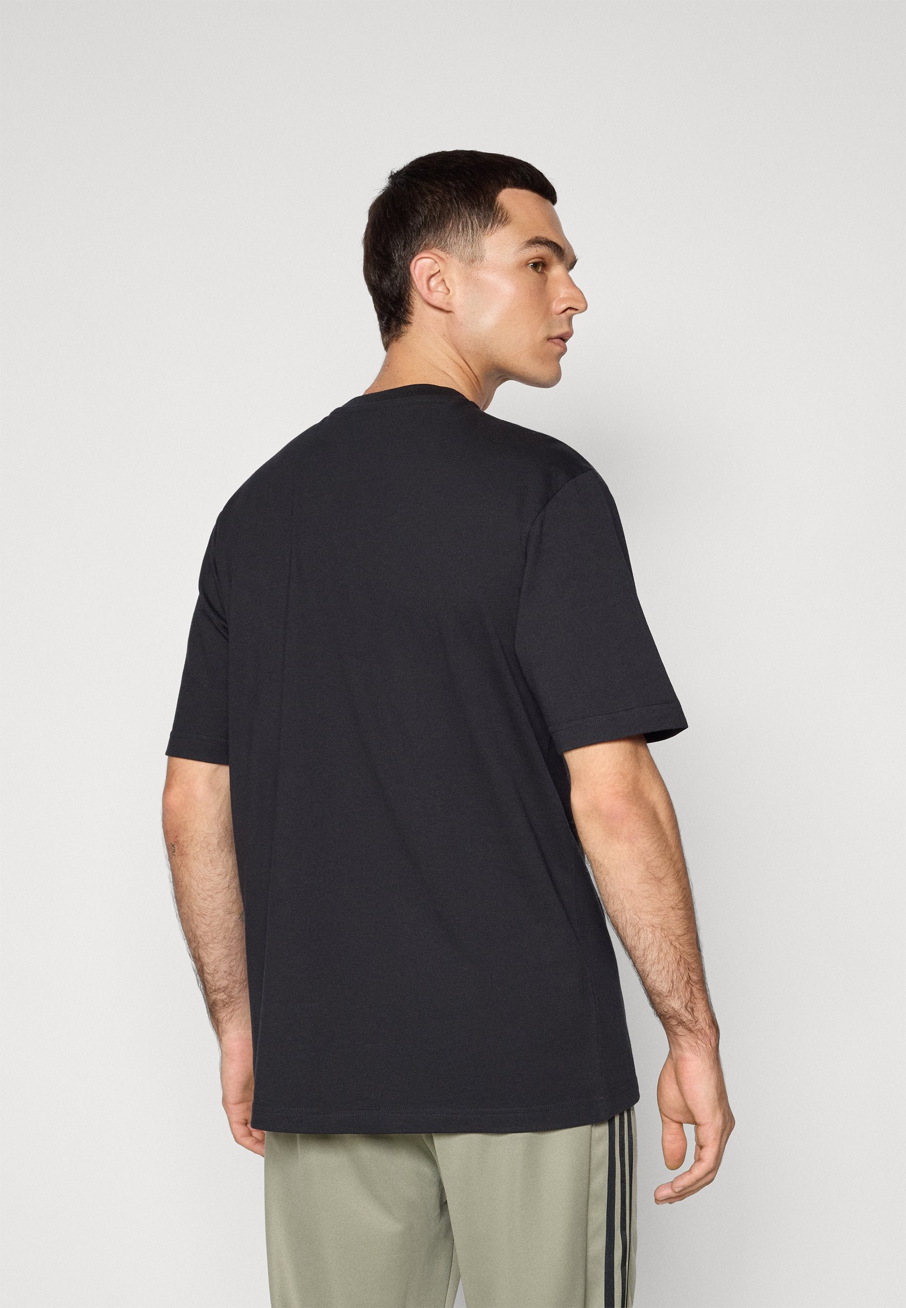 adidas Sportswear CAMO SHAPE GRAPHIC