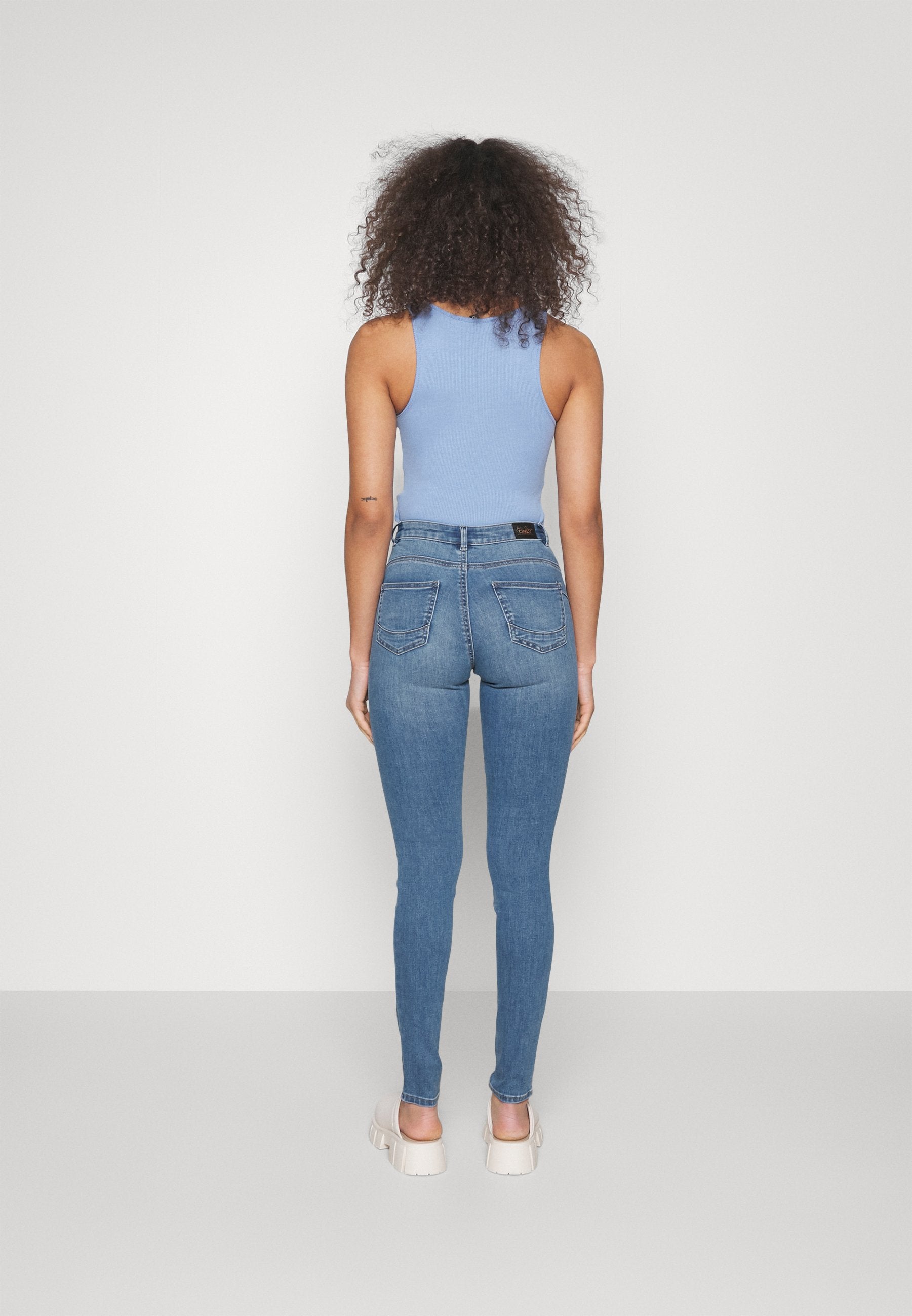 ONLWAUW MID POWER PUSH UP Media 4