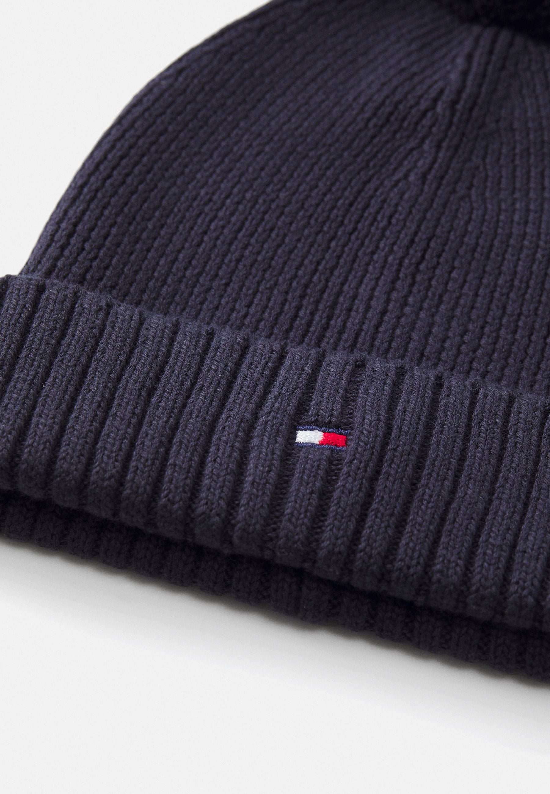 ESSENTIAL POM BEANIE UNISEX Media 3