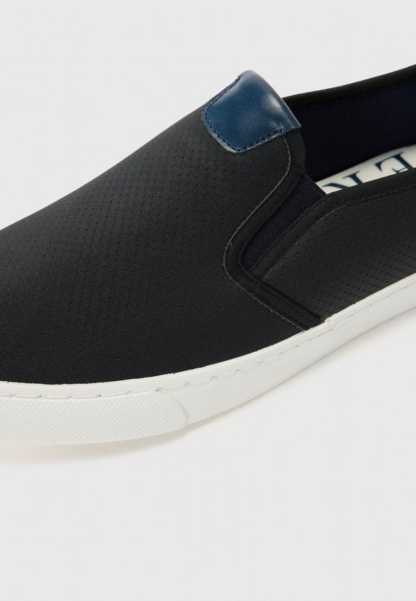Pier One by Zalando
