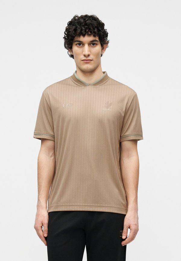 EA7 Emporio Armani TRAIN SOCCER TEE