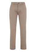 Beige Baumwollhosen mit geradem Schnitt, ausgestattet mit einem Knopfverschluss, seitlichen Taschen und glatter Oberfläche. Keine Muster oder Verzierungen.