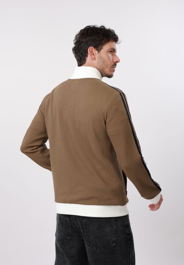 Pier One by Zalando WAFFLE