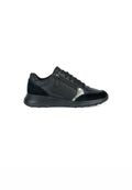 Schwarze Sneaker aus einer Kombination von Leder und Wildleder, mit einer seitlichen Reißverschlusstasche, Schnürverschluss und einem gepolsterten Kragen für zusätzlichen Komfort.