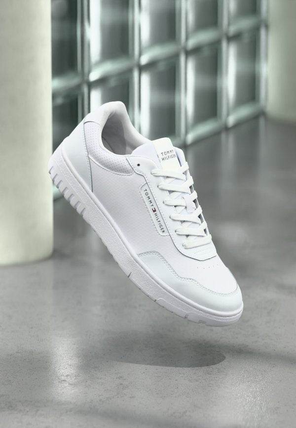 Tommy Hilfiger TH BASKET CORE LITE ESS - Trainers - white