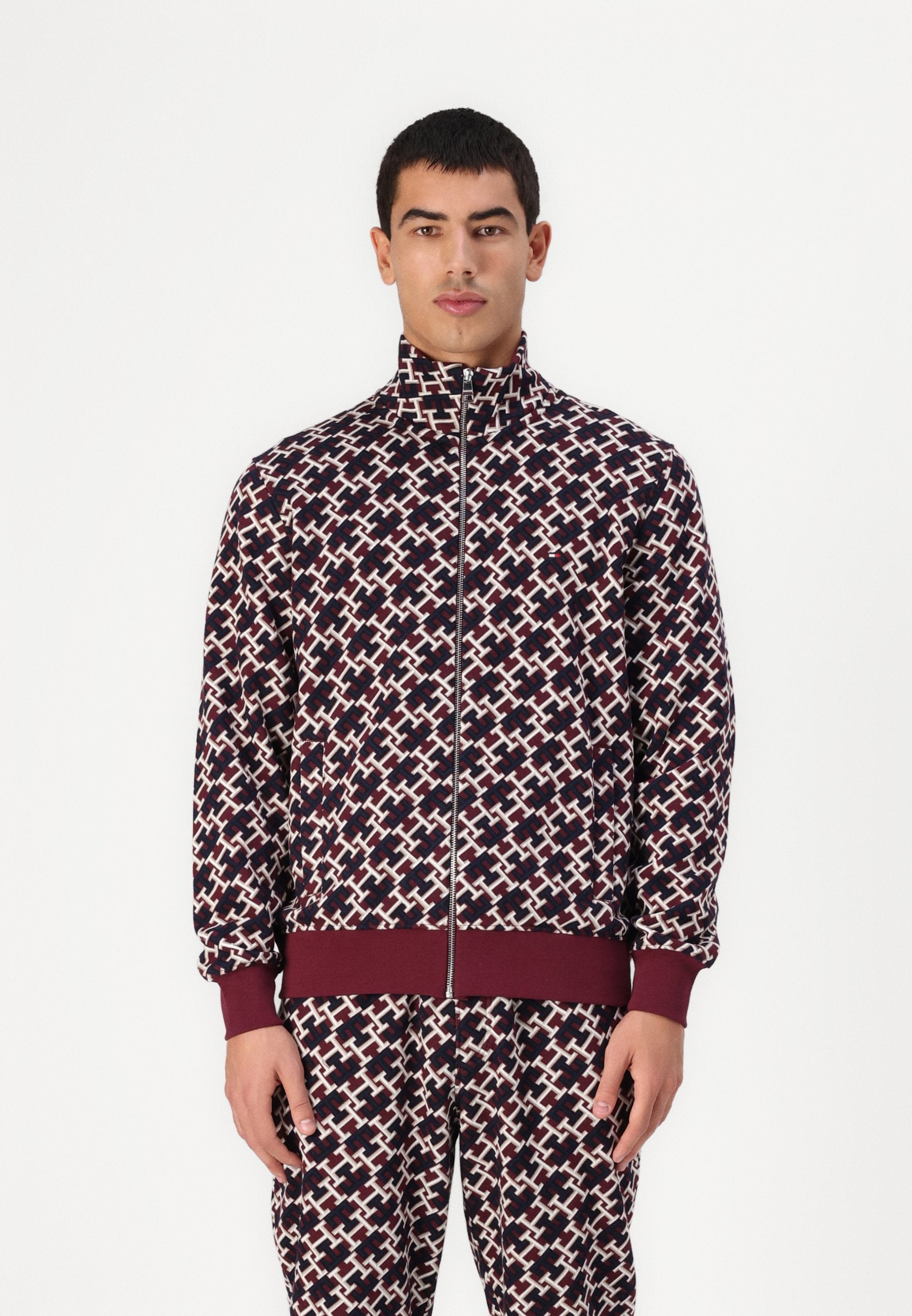 MONOGRAM ZIP THROUGH STAND UNISEX Media 2