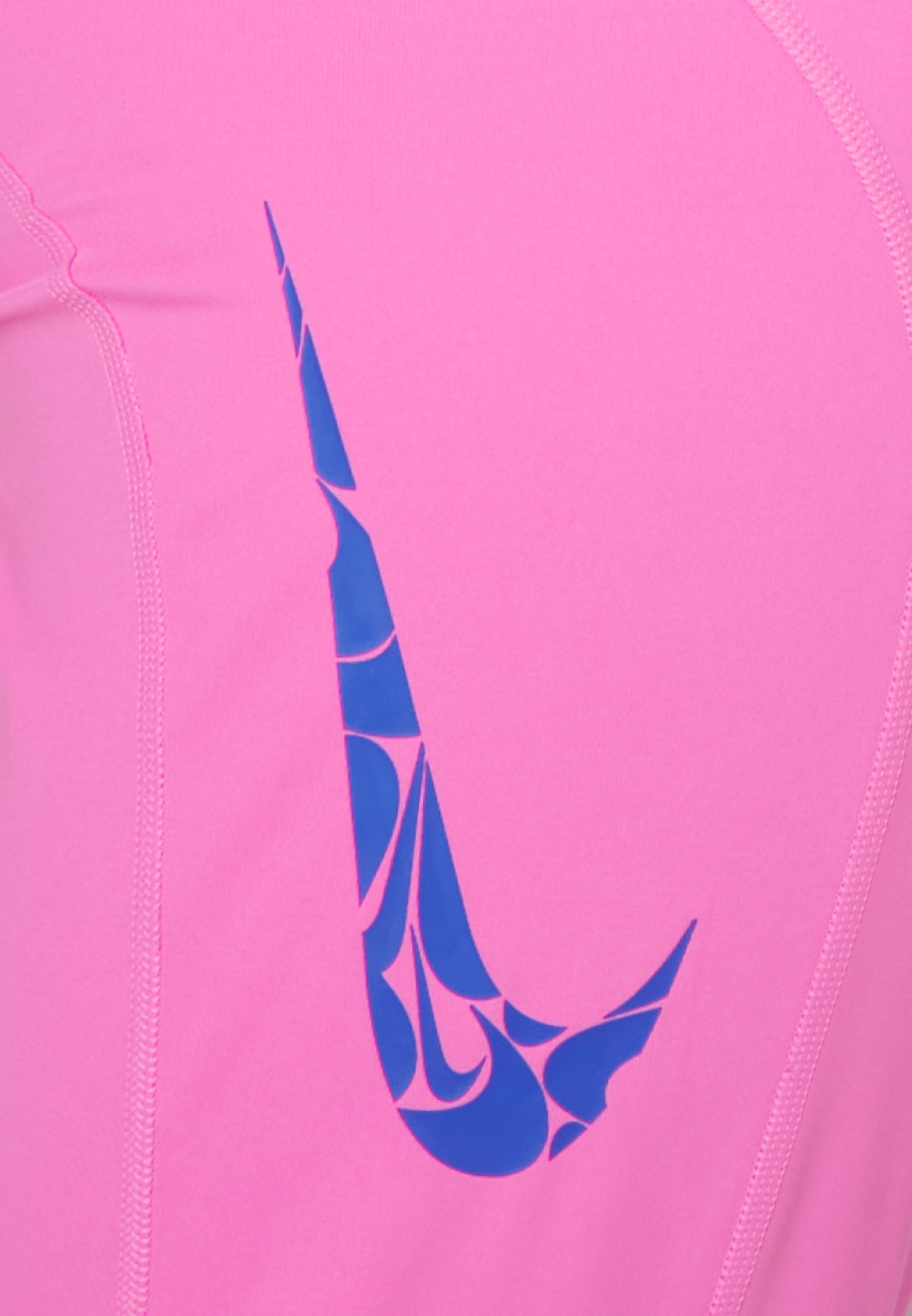 Nike Performance