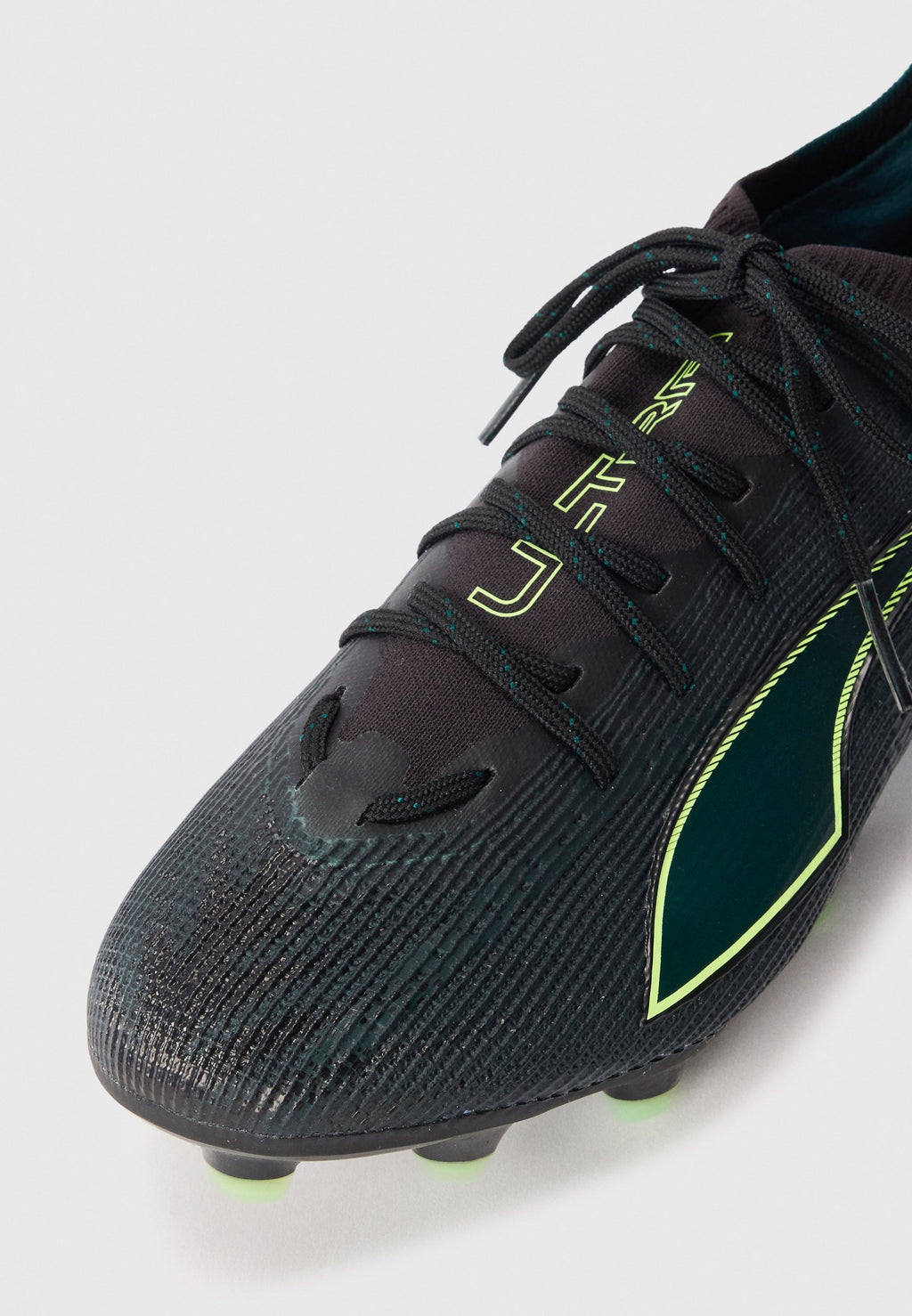 Puma ULTRA 6 PRO