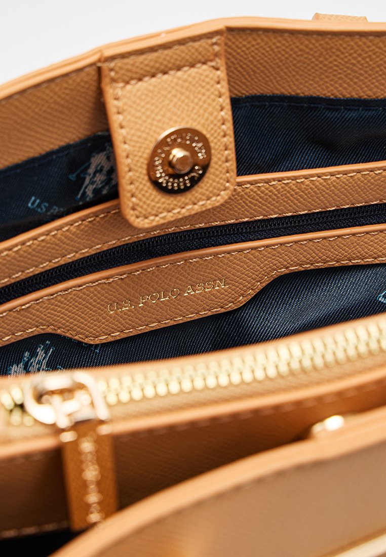 U.S. Polo Assn. NEW HAVEN