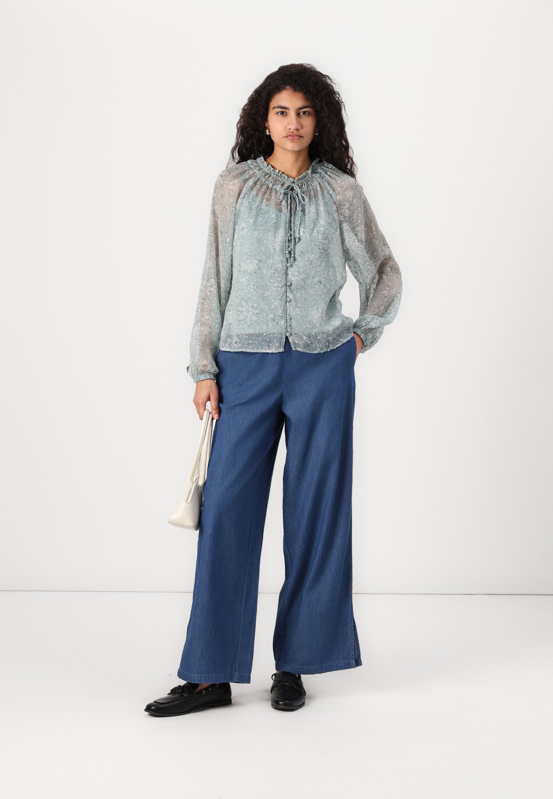 ONLY ONLELIZA LIFE V NECK STRING