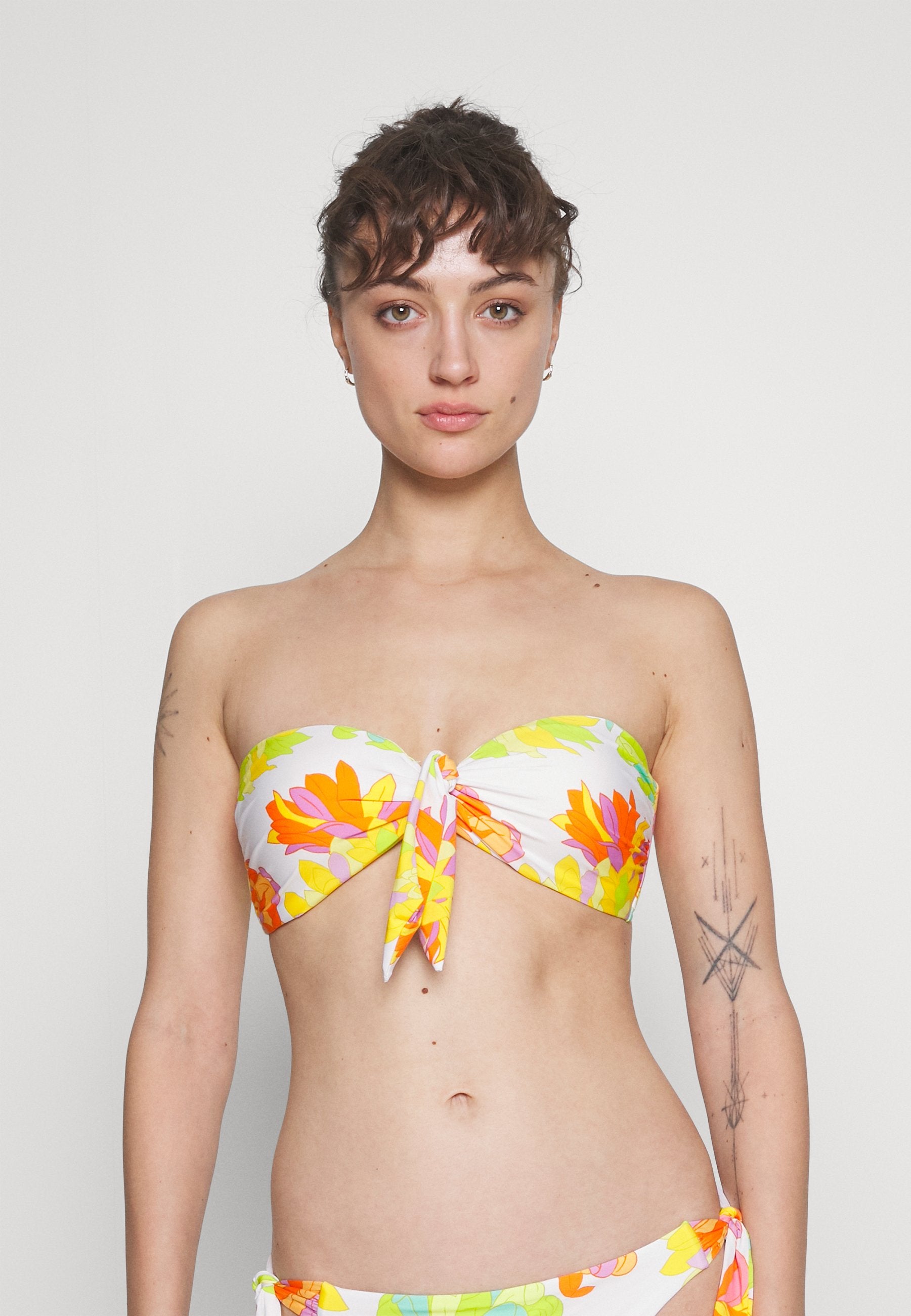 PALM SPRINGS TWISTTIE FRONT BANDEAU Media 6