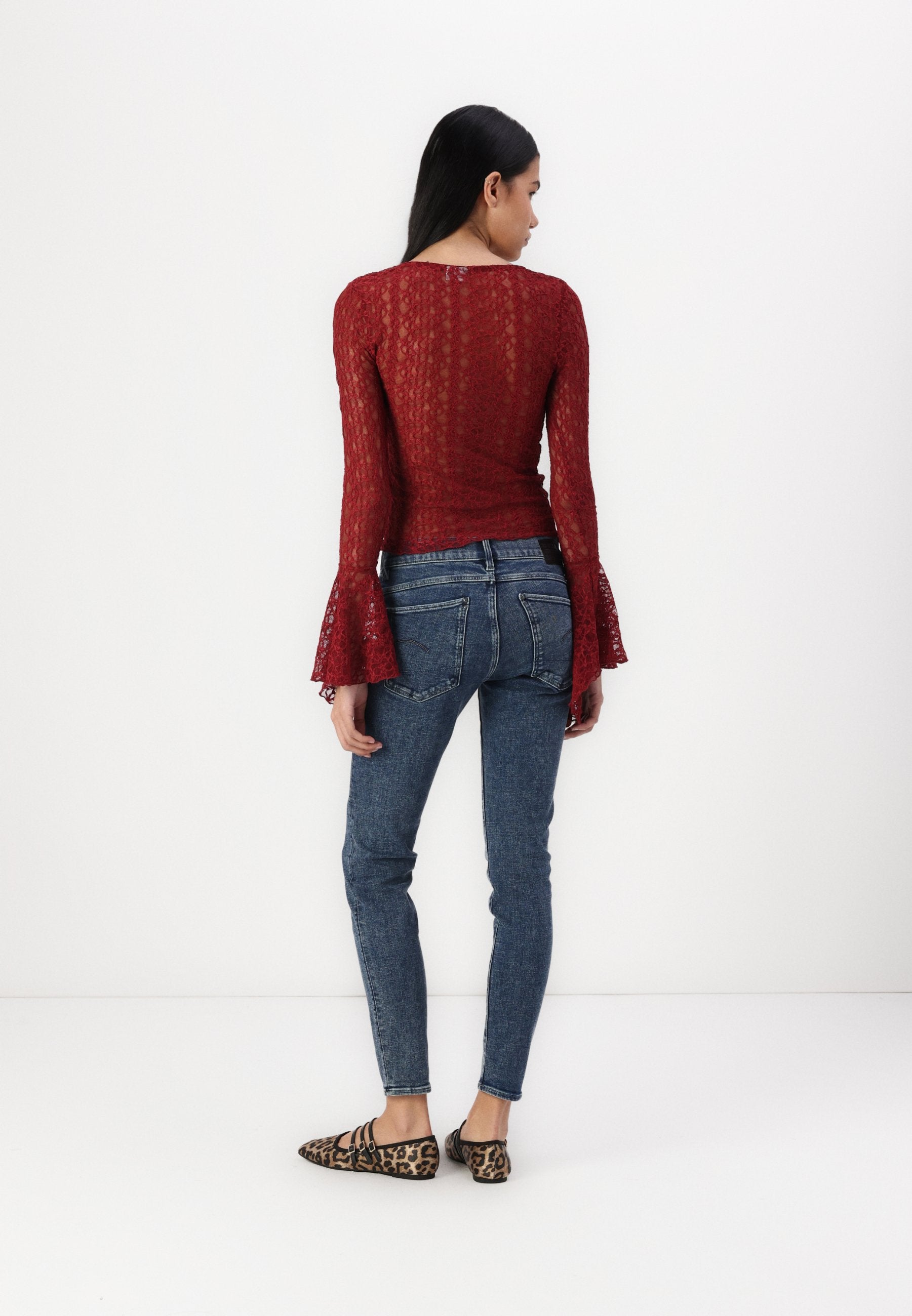 LHANA SKINNY Media 4