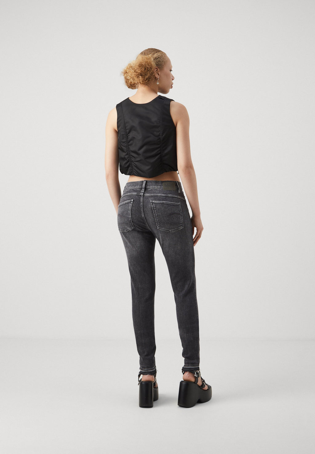LHANA SKINNY Media 4