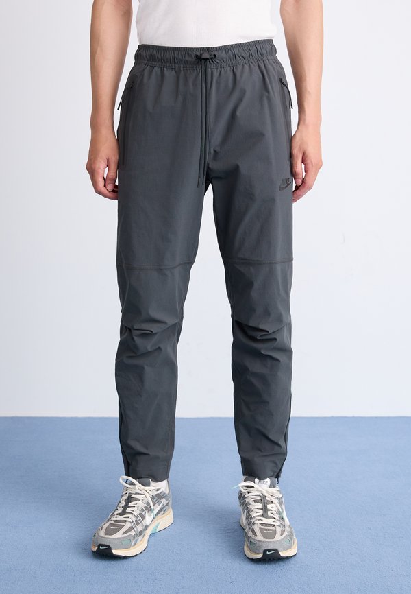 Nike Sportswear Tracksuit bottoms - anthracite black