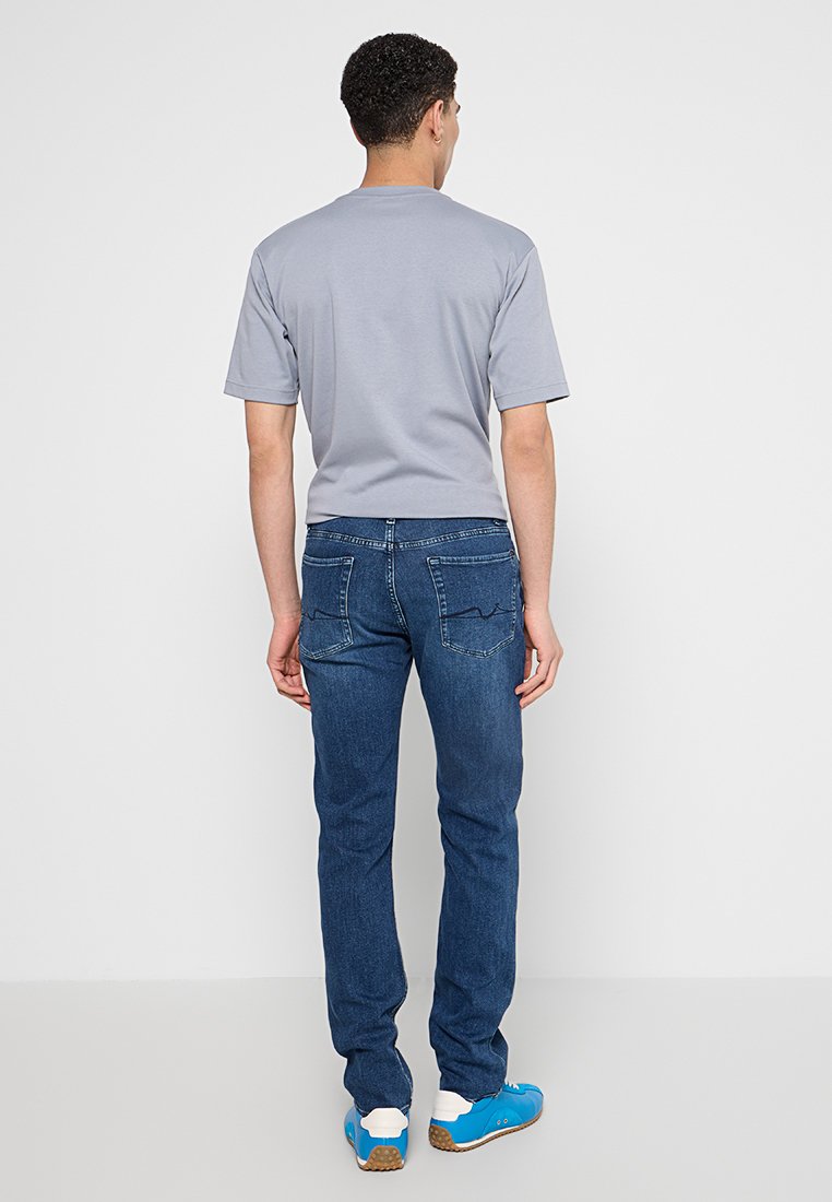 7 for all mankind