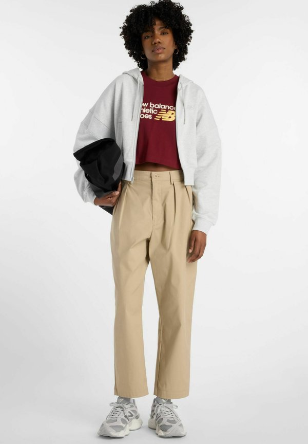 New Balance ATHLETICS PREMIUM LOGO T-SHIRT - Print T-shirt - monarch burgundy