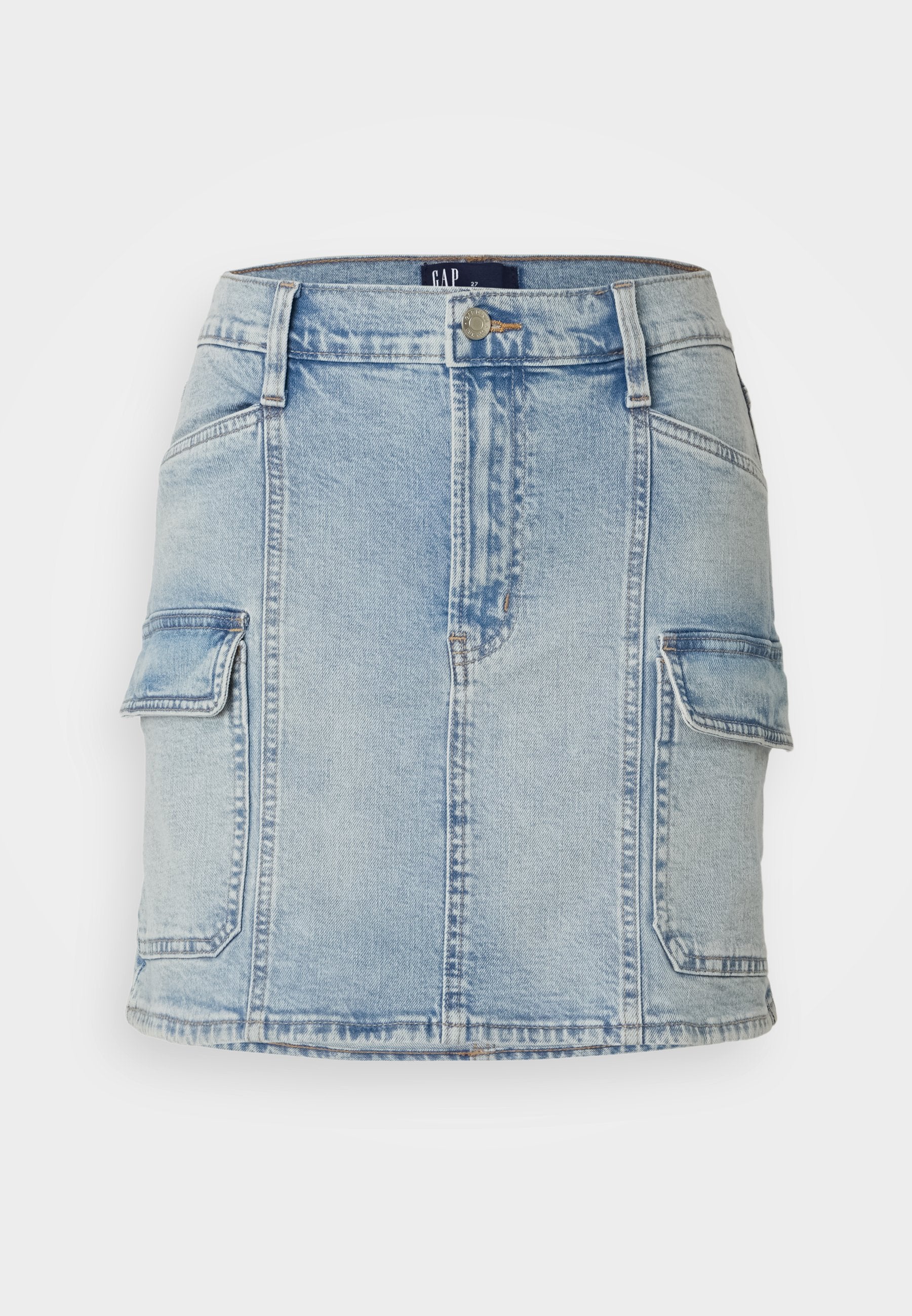 Jeansrock in Hellblau mit zwei vorderen Cargo-Taschen, einem Knopf- und Reißverschluss sowie einer geraden Schnittform. Überall mit einer zerstörten Textur.