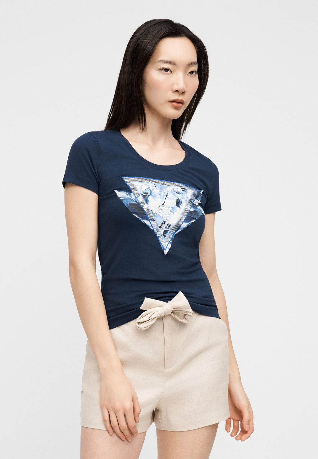 Guess FEATHER TRIANGLE TEE